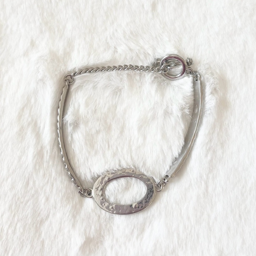 5/$15 🩷 MUST BUNDLE Elegant Silver Textured Circle Bracelet
